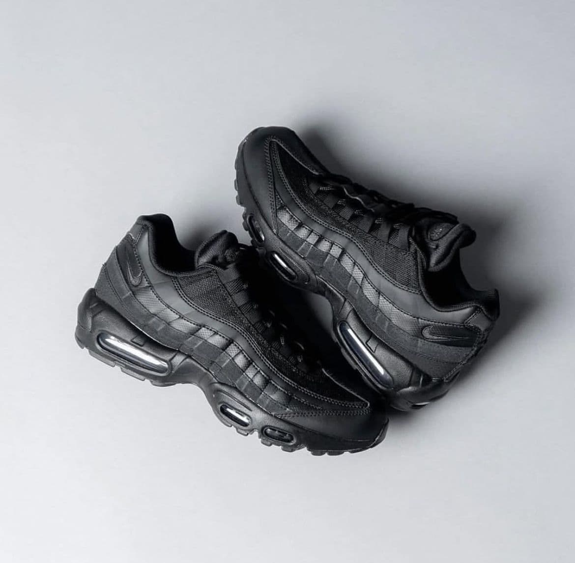 NIKE Air Max 95 — Triple Black